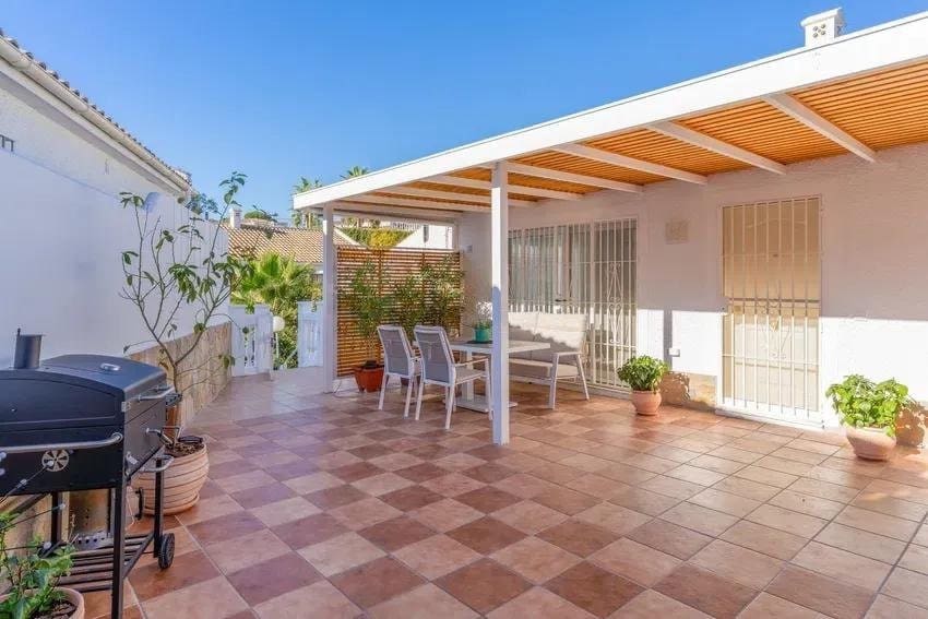 Chalet de 4 habitaciones en Mijas Costa en venta con piscina garaje - 475.000 € (Ref: 9540992)