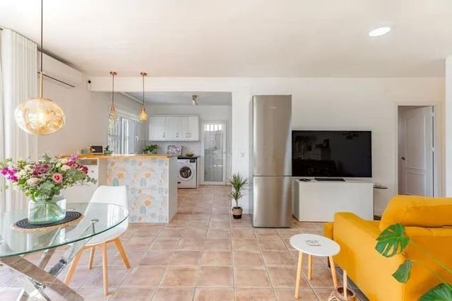 Chalet de 4 habitaciones en Mijas Costa, Mijas en venta con piscina garaje - 470.000 € (Ref: 9540992)
