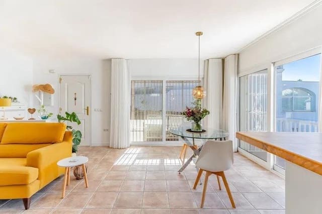 Chalet de 4 habitaciones en Mijas Costa, Mijas en venta con piscina garaje - 470.000 € (Ref: 9540992)