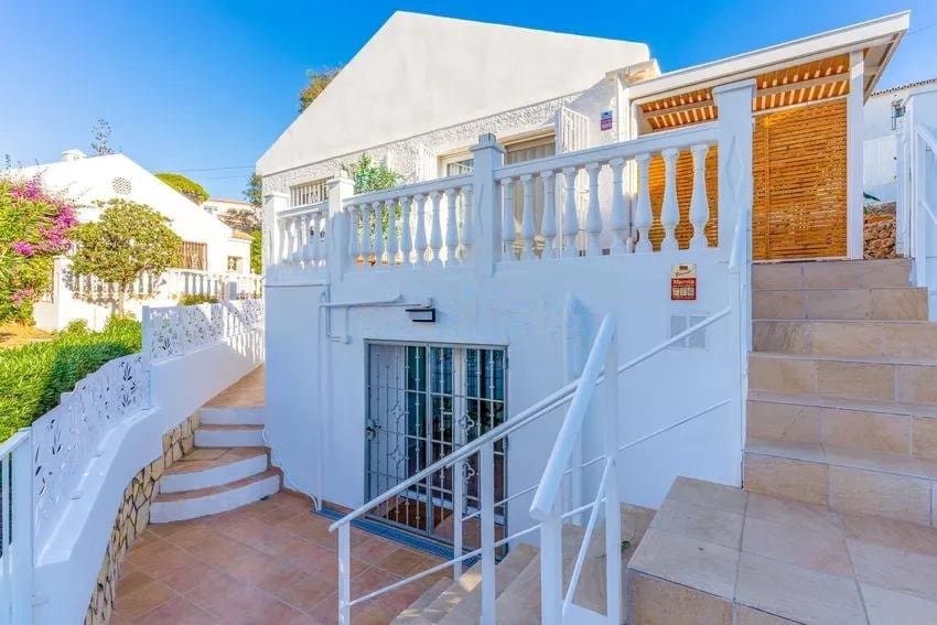 Chalet de 4 habitaciones en Mijas Costa en venta con piscina garaje - 475.000 € (Ref: 9540992)
