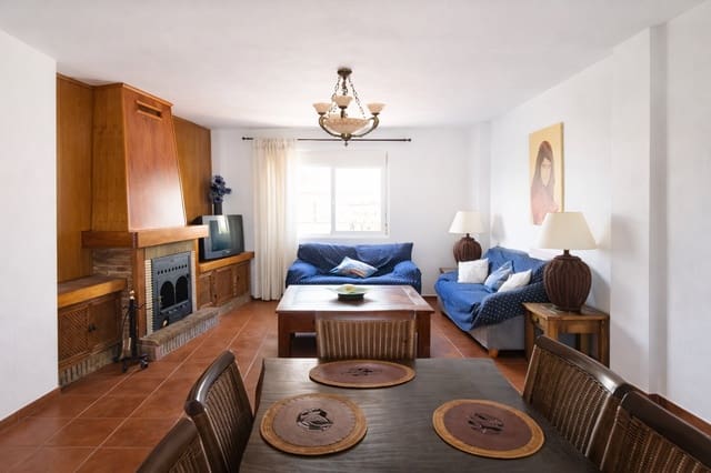 6 soverom Kjedet enebolig til salgs i San Pedro de Alcántara Pueblo, Marbella med svømmebasseng garasje - € 600 000 (Ref: 9543428)