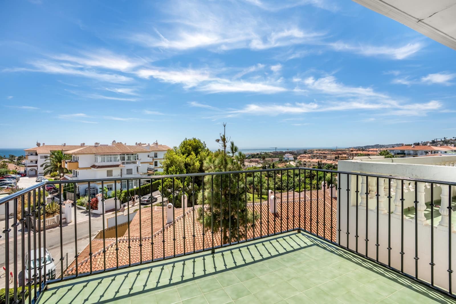 3 makuuhuone Huoneisto myytävänä paikassa El Faro mukana uima-altaan - 387 000 € (Ref: 9543429)