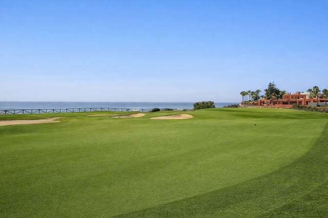 Casa de 2 habitaciones en Guadalmina Baja, Marbella en venta con piscina garaje - 699.000 € (Ref: 9551227)