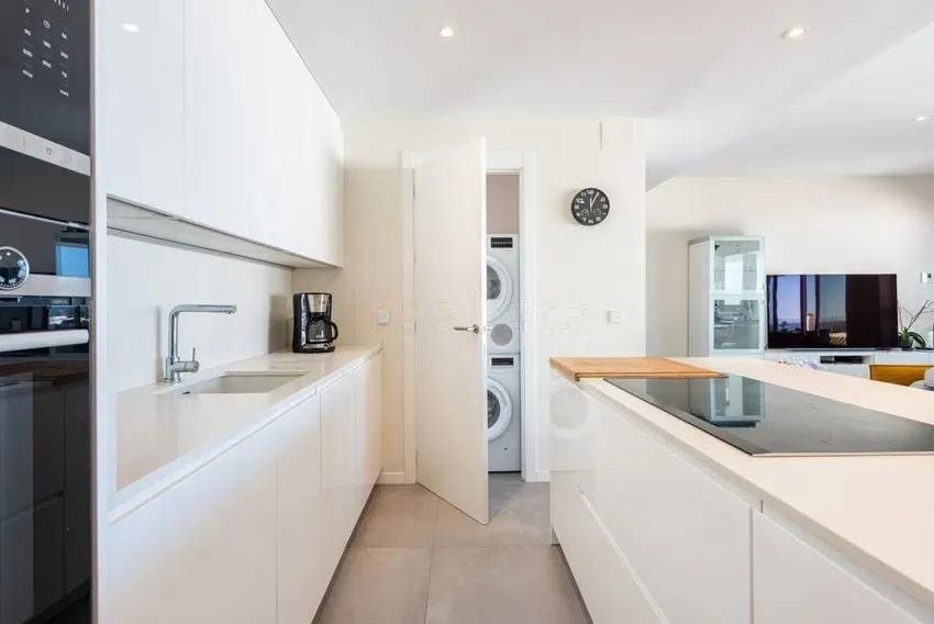 2 Zimmer Apartment zu verkaufen in Fuengirola mit Pool Garage - 619.000 € (Ref: 9561635)