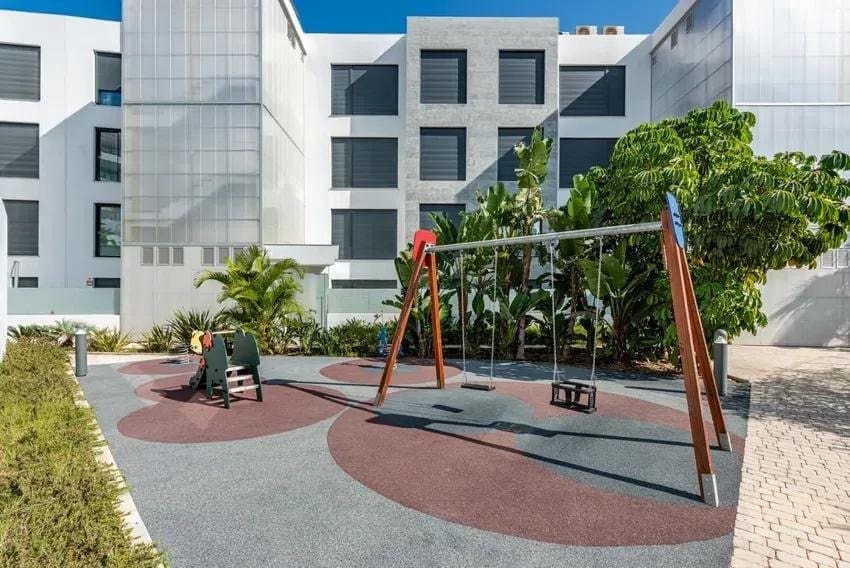 2 Zimmer Apartment zu verkaufen in Fuengirola mit Pool Garage - 619.000 € (Ref: 9561635)