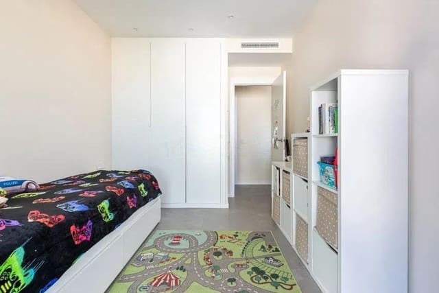 Apartamento de 2 habitaciones en Castillo Sohail, Fuengirola en venta con piscina garaje - 594.000 € (Ref: 9561635)