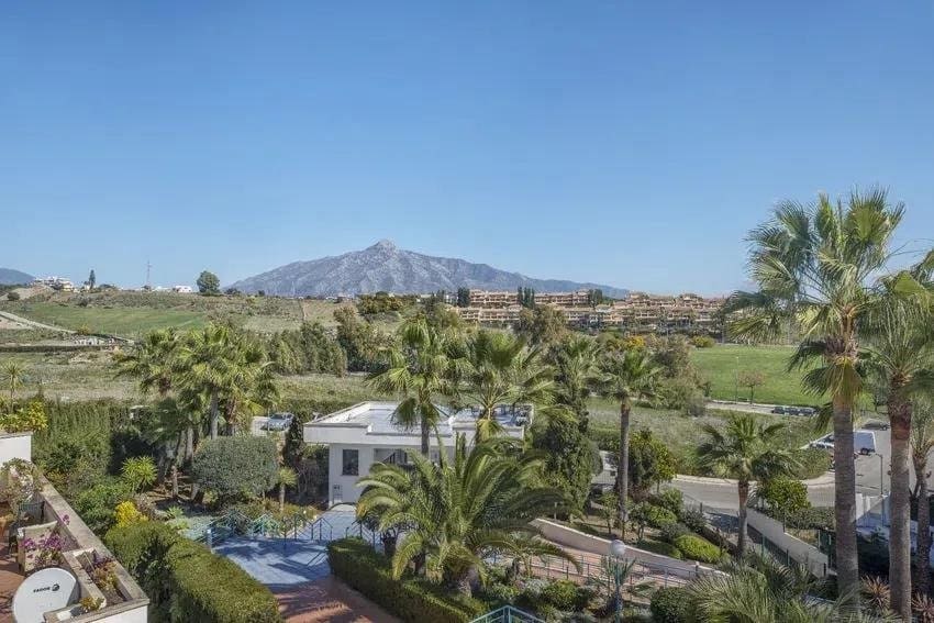 2 soverom Penthouse til salgs i Marbella med svømmebasseng garasje - € 460 000 (Ref: 9564995)