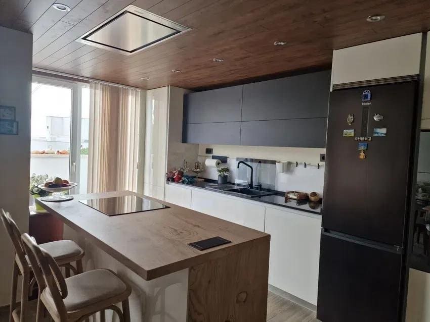 2 soverom Penthouse til salgs i Marbella med svømmebasseng garasje - € 460 000 (Ref: 9564995)