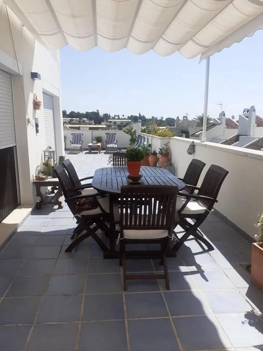2 soverom Penthouse til salgs i Marbella med svømmebasseng garasje - € 460 000 (Ref: 9564995)
