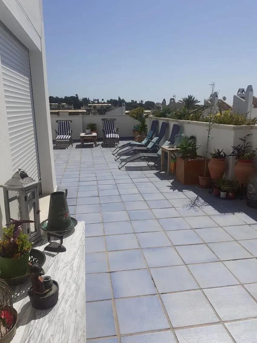 2 soverom Penthouse til salgs i Marbella med svømmebasseng garasje - € 460 000 (Ref: 9564995)