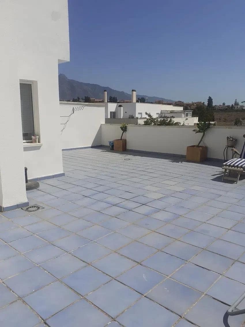 2 soverom Penthouse til salgs i Marbella med svømmebasseng garasje - € 460 000 (Ref: 9564995)