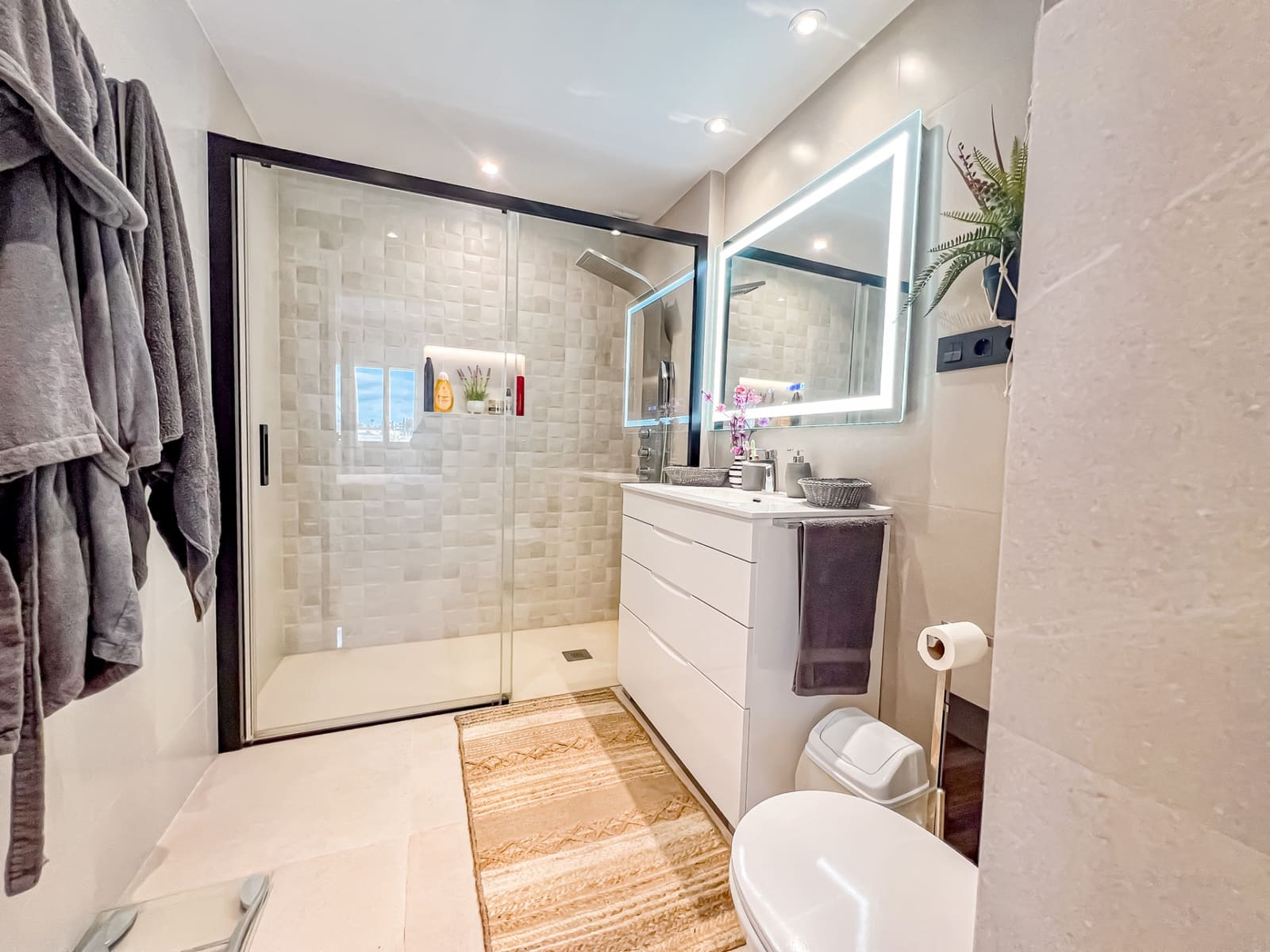 2 soverom Penthouse til salgs i Marbella med svømmebasseng garasje - € 460 000 (Ref: 9564995)
