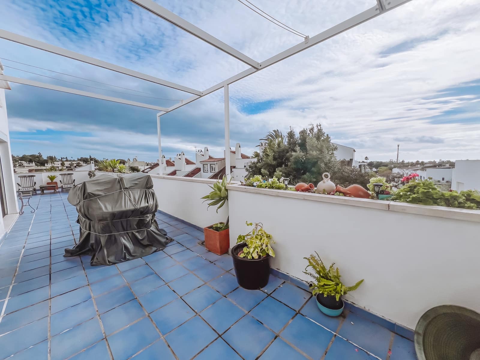 2 soverom Penthouse til salgs i Marbella med svømmebasseng garasje - € 460 000 (Ref: 9564995)