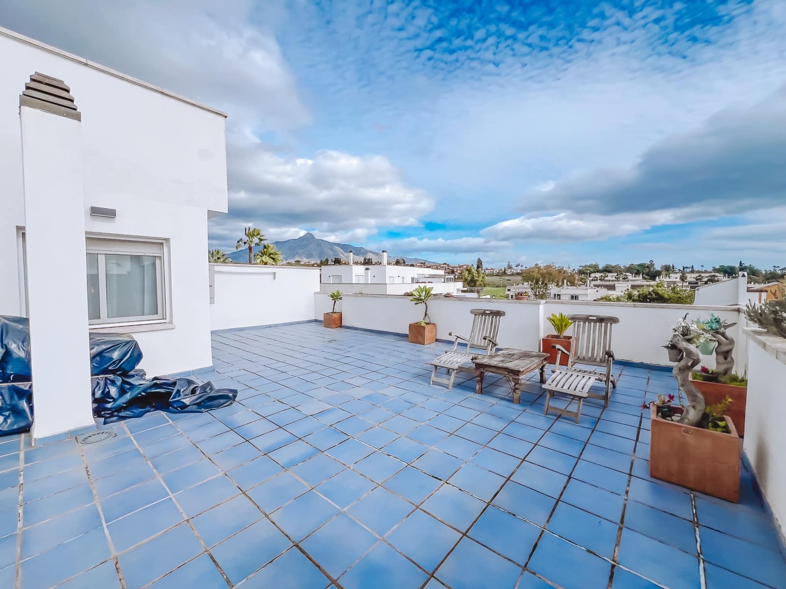 2 soverom Penthouse til salgs i Marbella med svømmebasseng garasje - € 460 000 (Ref: 9564995)