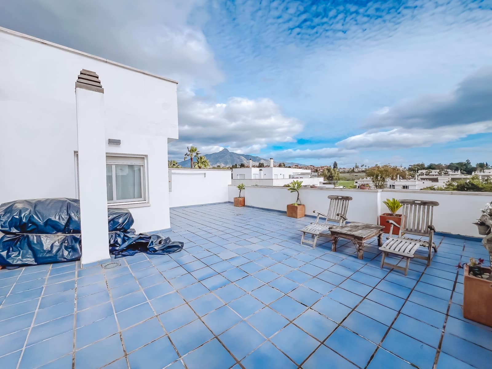 2 soverom Penthouse til salgs i Marbella med svømmebasseng garasje - € 460 000 (Ref: 9564995)