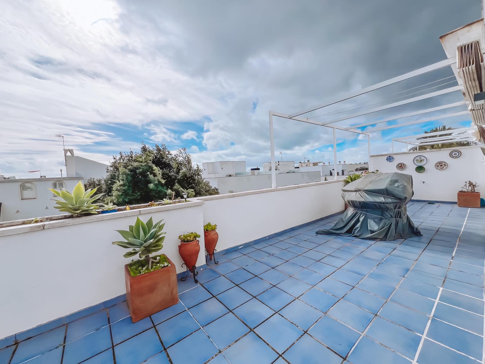 2 soverom Penthouse til salgs i Marbella med svømmebasseng garasje - € 460 000 (Ref: 9564995)