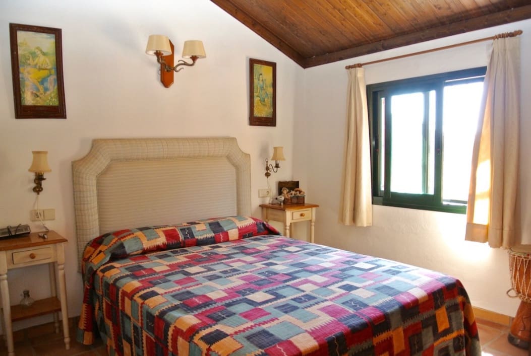 5 slaapkamer Finca/Landhuis te koop in Istan met garage - € 495.000 (Ref: 9570978)