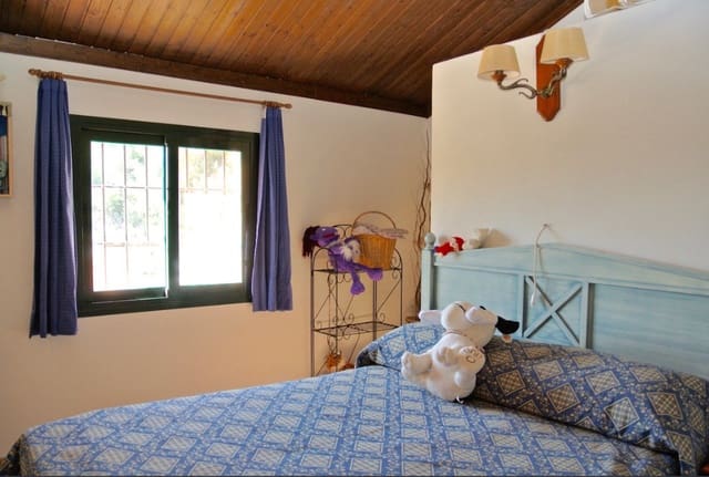 5 quarto Quinta/Casa Rural para venda em Istán com garagem - 495 000 € (Ref: 9570978)