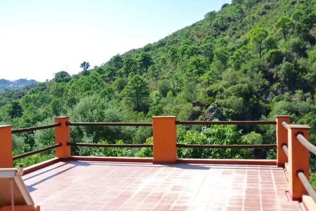 5 slaapkamer Finca/Landhuis te koop in Istán met garage - € 540.000 (Ref: 9570978)