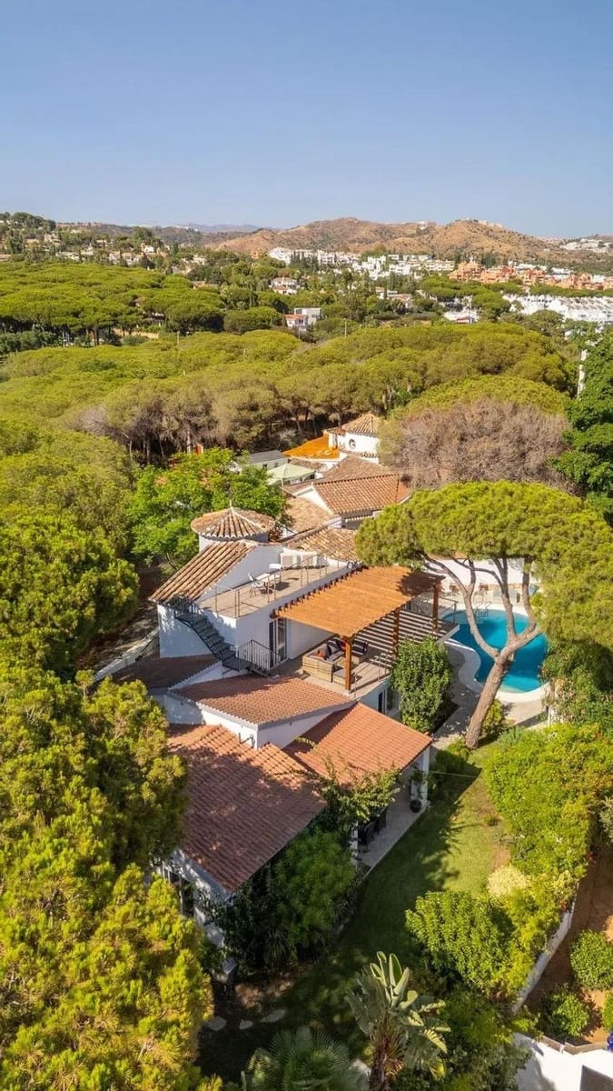 4 makuuhuone Huvila myytävänä paikassa Marbella mukana uima-altaan 
autotalli - 1 295 000 € (Ref: 9574471)