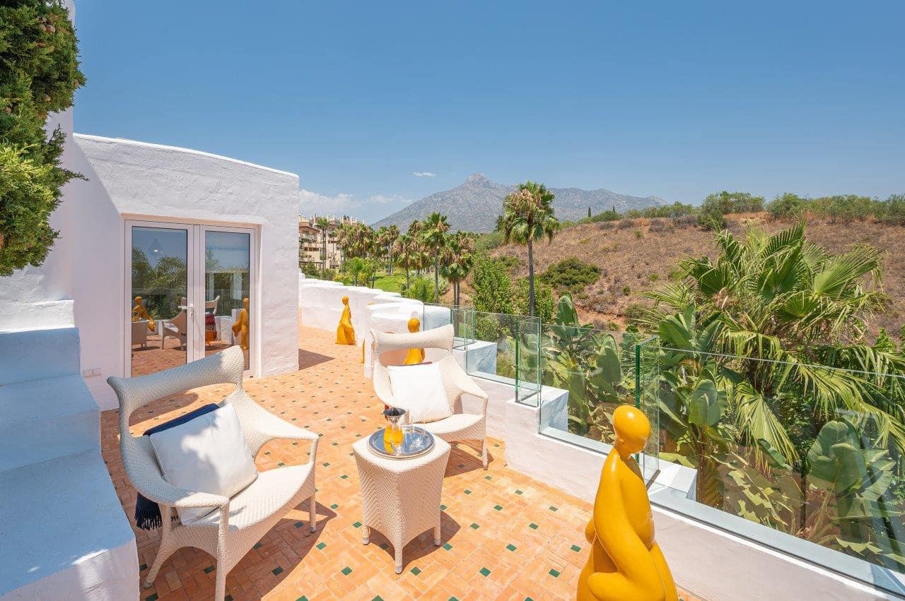 5 slaapkamer Huis te koop in Golden Mile met zwembad garage - € 1.800.000 (Ref: 9574473)