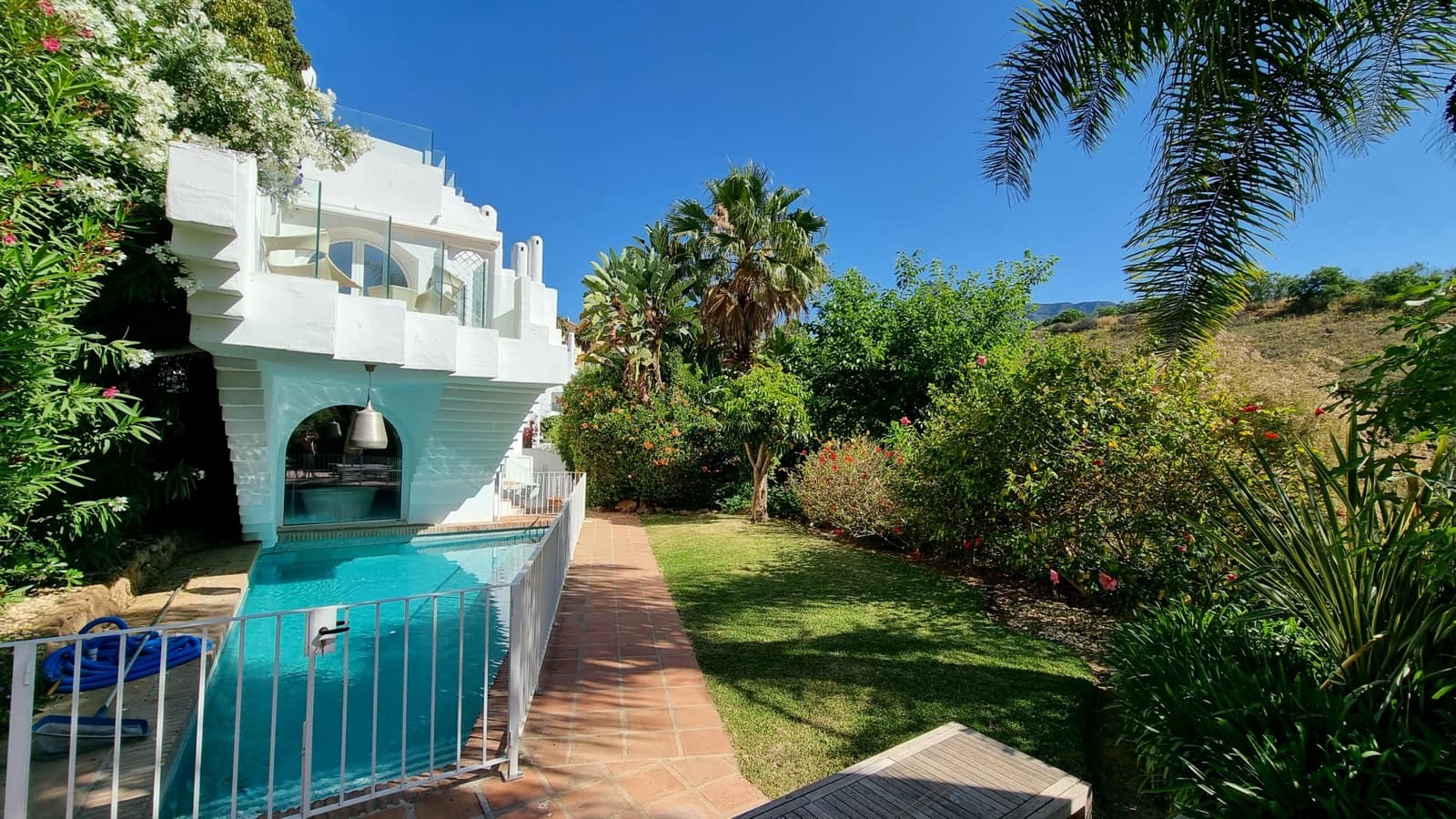 5 slaapkamer Huis te koop in Golden Mile met zwembad garage - € 1.800.000 (Ref: 9574473)