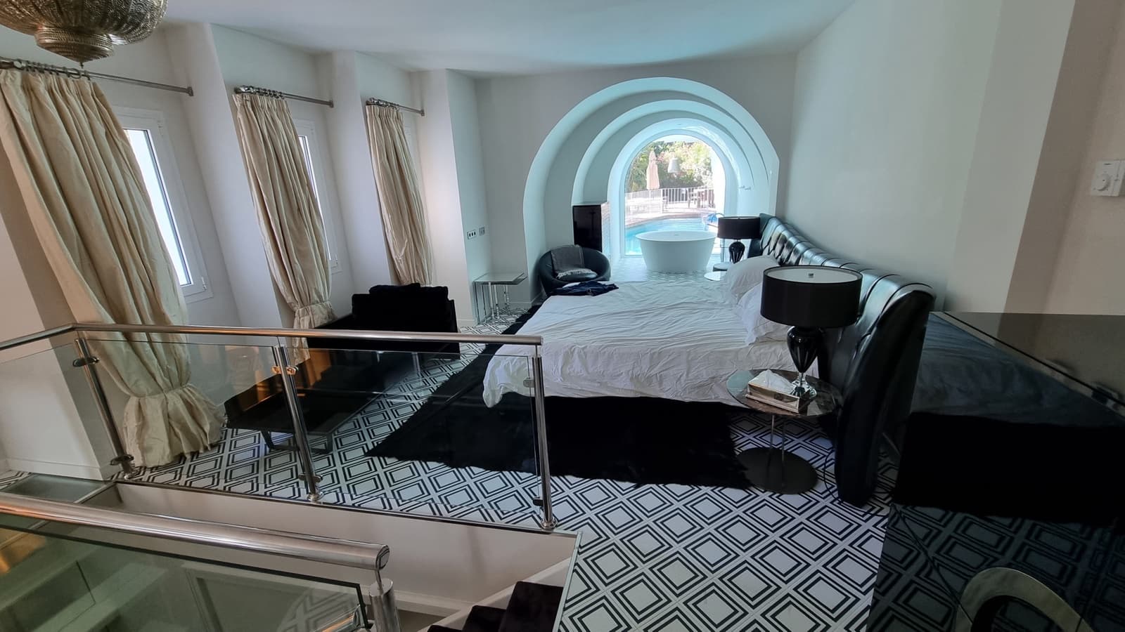 5 soverom Hus til salgs i Golden Mile med svømmebasseng garasje - € 1 800 000 (Ref: 9574473)