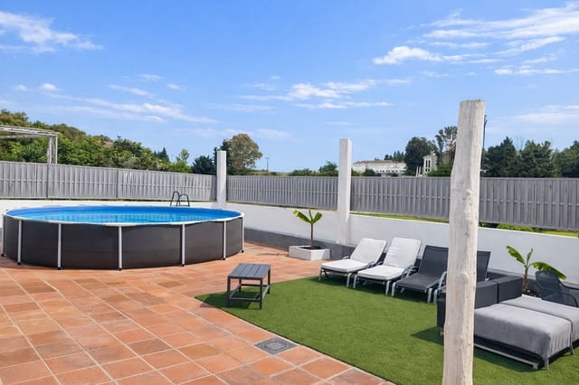 3 slaapkamer Villa te koop in San Pedro de Alcántara Pueblo, Marbella met zwembad garage - € 995.000 (Ref: 9574490)