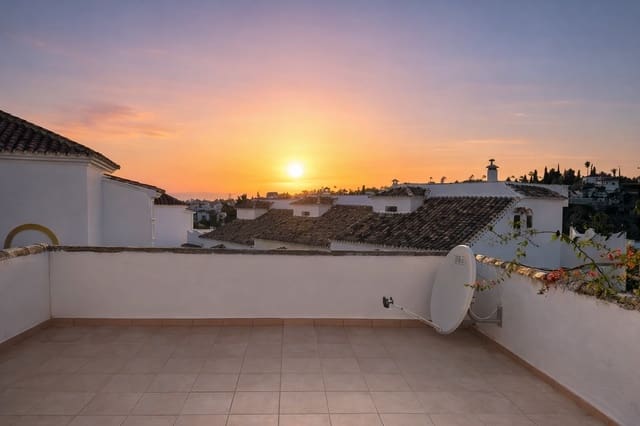 3 makuuhuone Huvila myytävänä paikassa Calahonda, Mijas mukana 
autotalli - 640 000 € (Ref: 9574491)