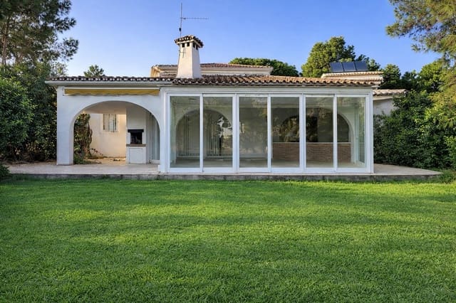 3 makuuhuone Huvila myytävänä paikassa Calahonda, Mijas mukana 
autotalli - 640 000 € (Ref: 9574491)