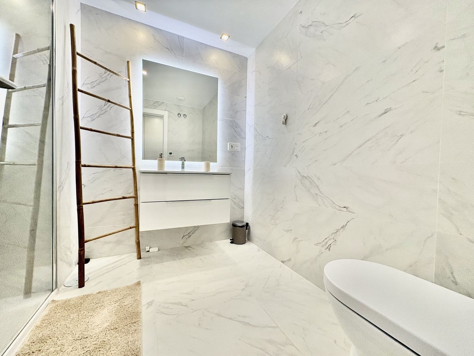 3 slaapkamer Appartement te koop in El Chaparral met zwembad garage - € 575.000 (Ref: 9591123)