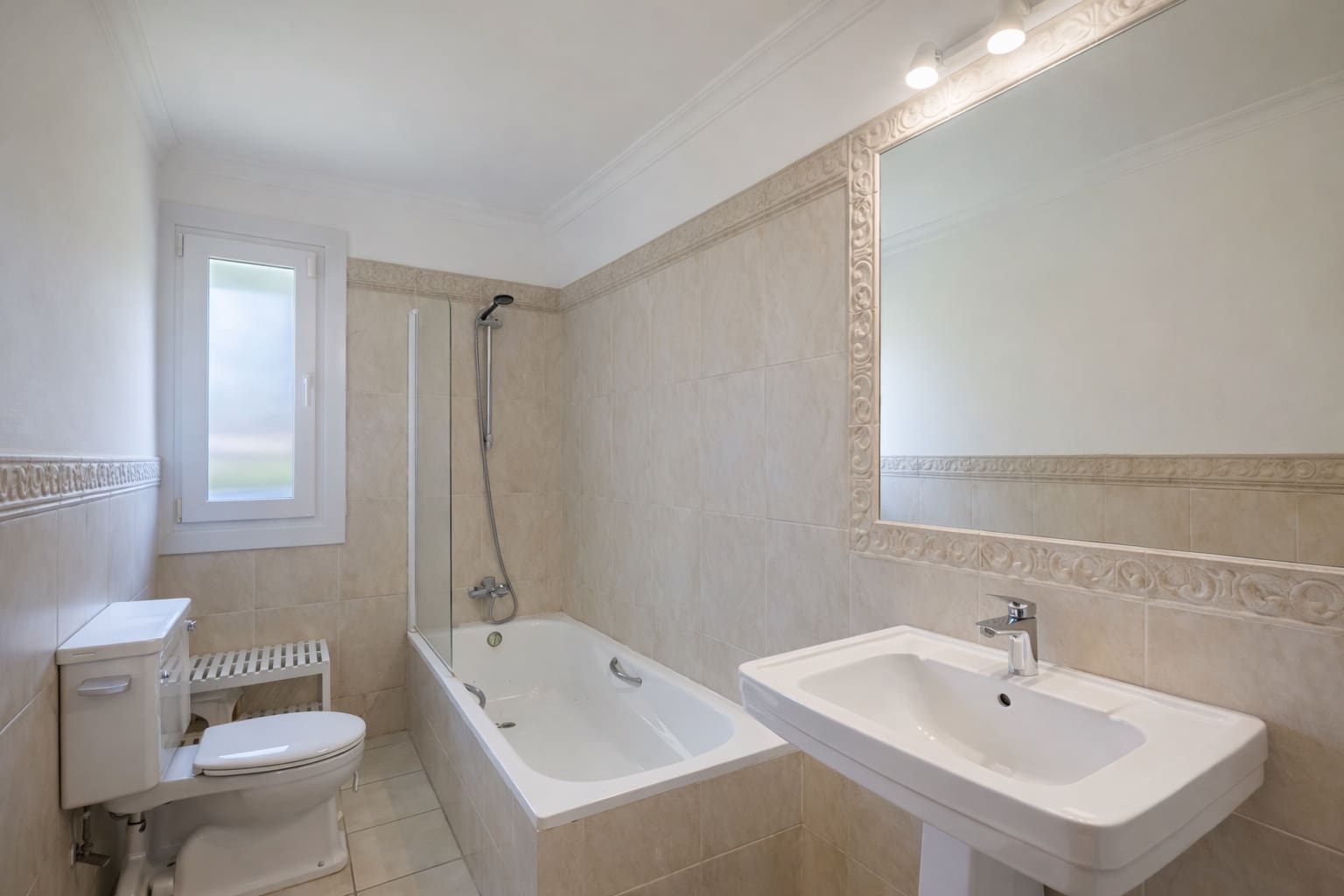 5 makuuhuone Huvila myytävänä paikassa Sotogrande mukana uima-altaan 
autotalli - 1 750 000 € (Ref: 9591124)