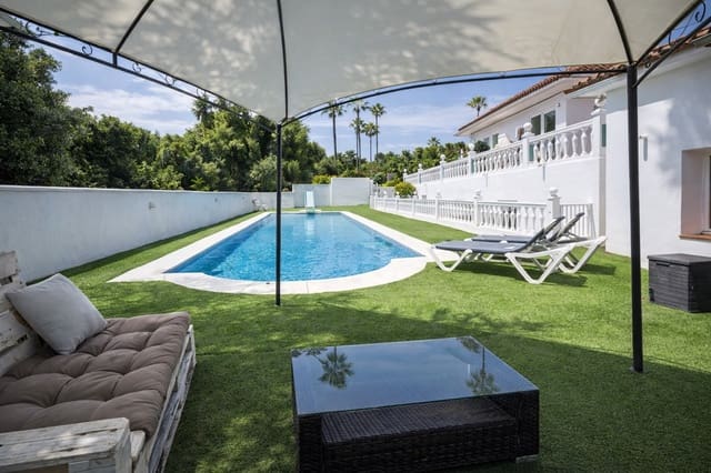 5 soveværelse Villa til salg i Sotogrande, San Roque med swimmingpool garage - € 1.750.000 (Ref: 9591124)