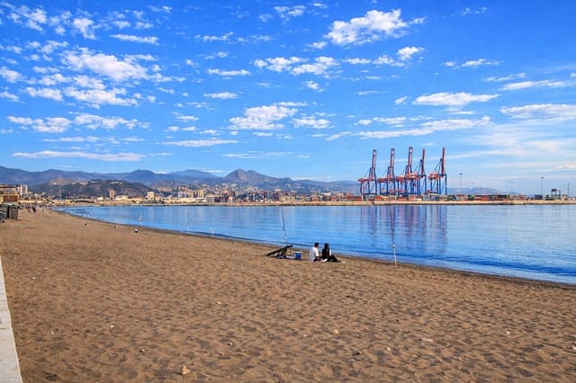 1 makuuhuone Huvila myytävänä paikassa Huelin, Málaga kaupunki - 150 000 € (Ref: 9596026)