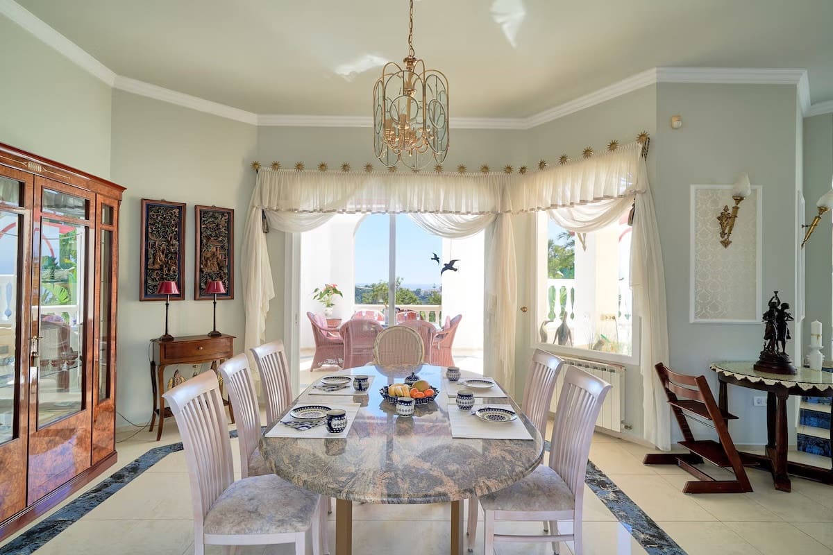 6 soverom Villa til salgs i Marbella med svømmebasseng garasje - € 2 285 000 (Ref: 9599422)