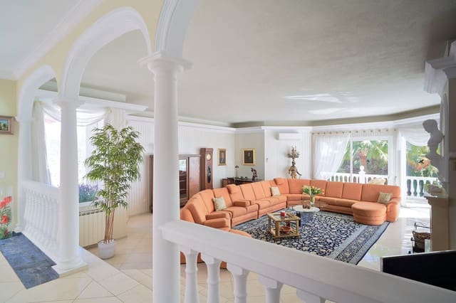 6 soverom Villa til salgs i Marbella med svømmebasseng garasje - € 2 285 000 (Ref: 9599422)