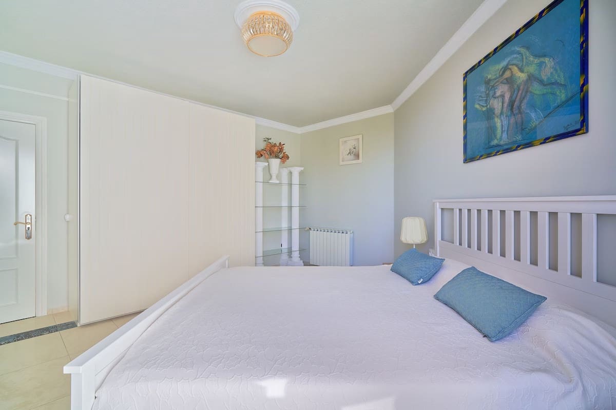 6 Zimmer Villa zu verkaufen in Marbella mit Pool Garage - 2.285.000 € (Ref: 9599422)
