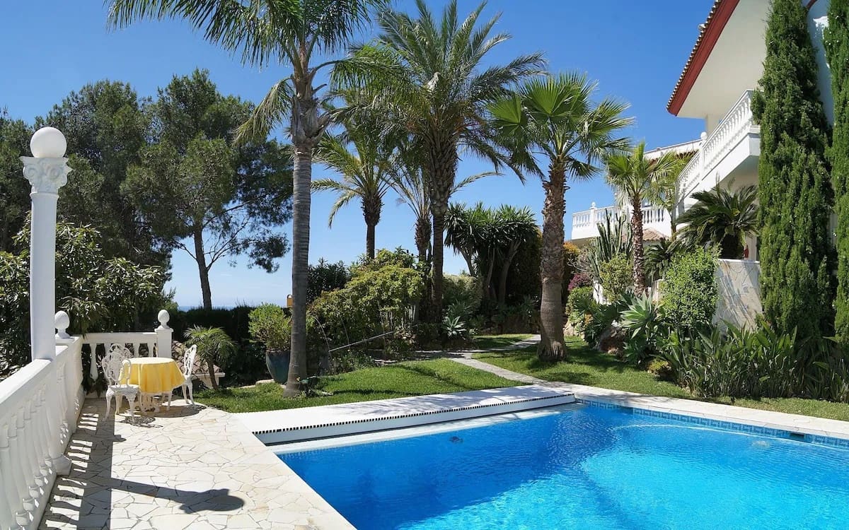 6 Zimmer Villa zu verkaufen in Marbella mit Pool Garage - 2.285.000 € (Ref: 9599422)