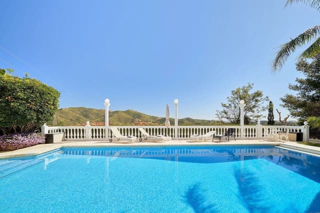 6 Zimmer Villa zu verkaufen in Marbella mit Pool Garage - 2.285.000 € (Ref: 9599422)