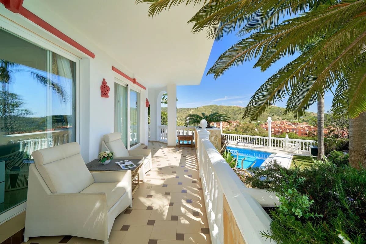 6 Zimmer Villa zu verkaufen in Marbella mit Pool Garage - 2.285.000 € (Ref: 9599422)