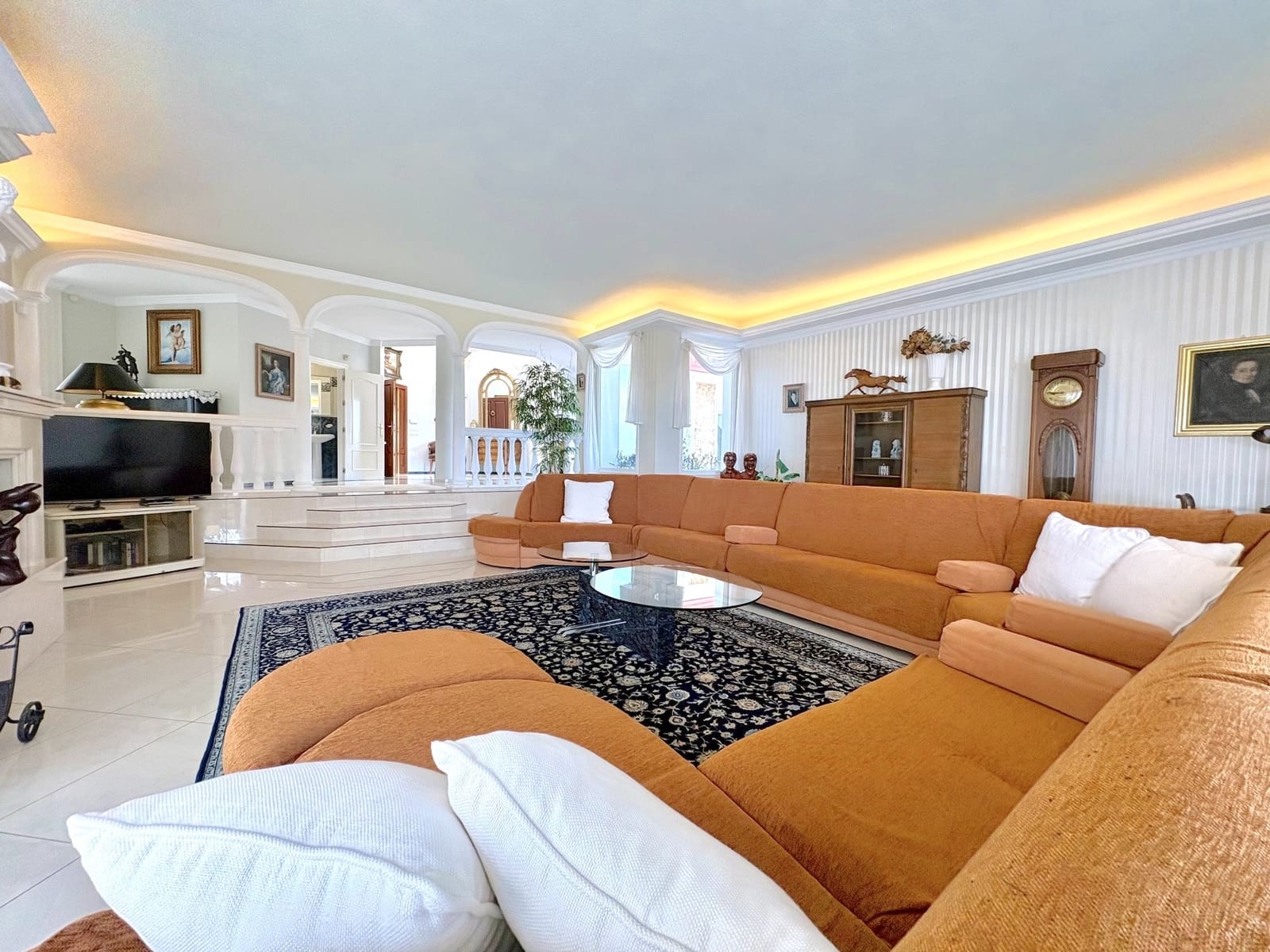 6 Zimmer Villa zu verkaufen in Marbella mit Pool Garage - 2.285.000 € (Ref: 9599422)
