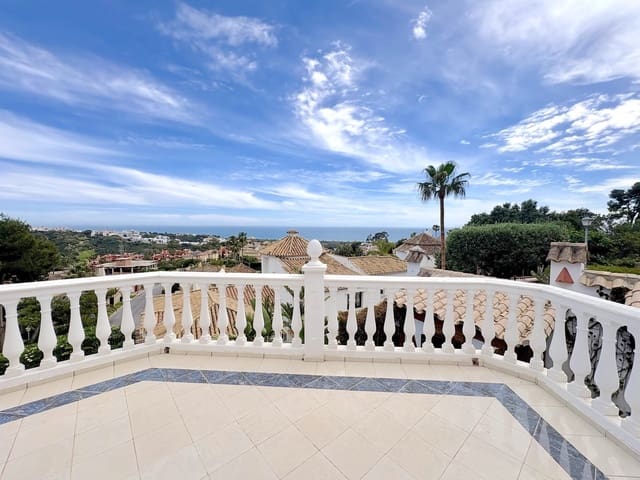 6 Zimmer Villa zu verkaufen in Marbella mit Pool Garage - 2.285.000 € (Ref: 9599422)