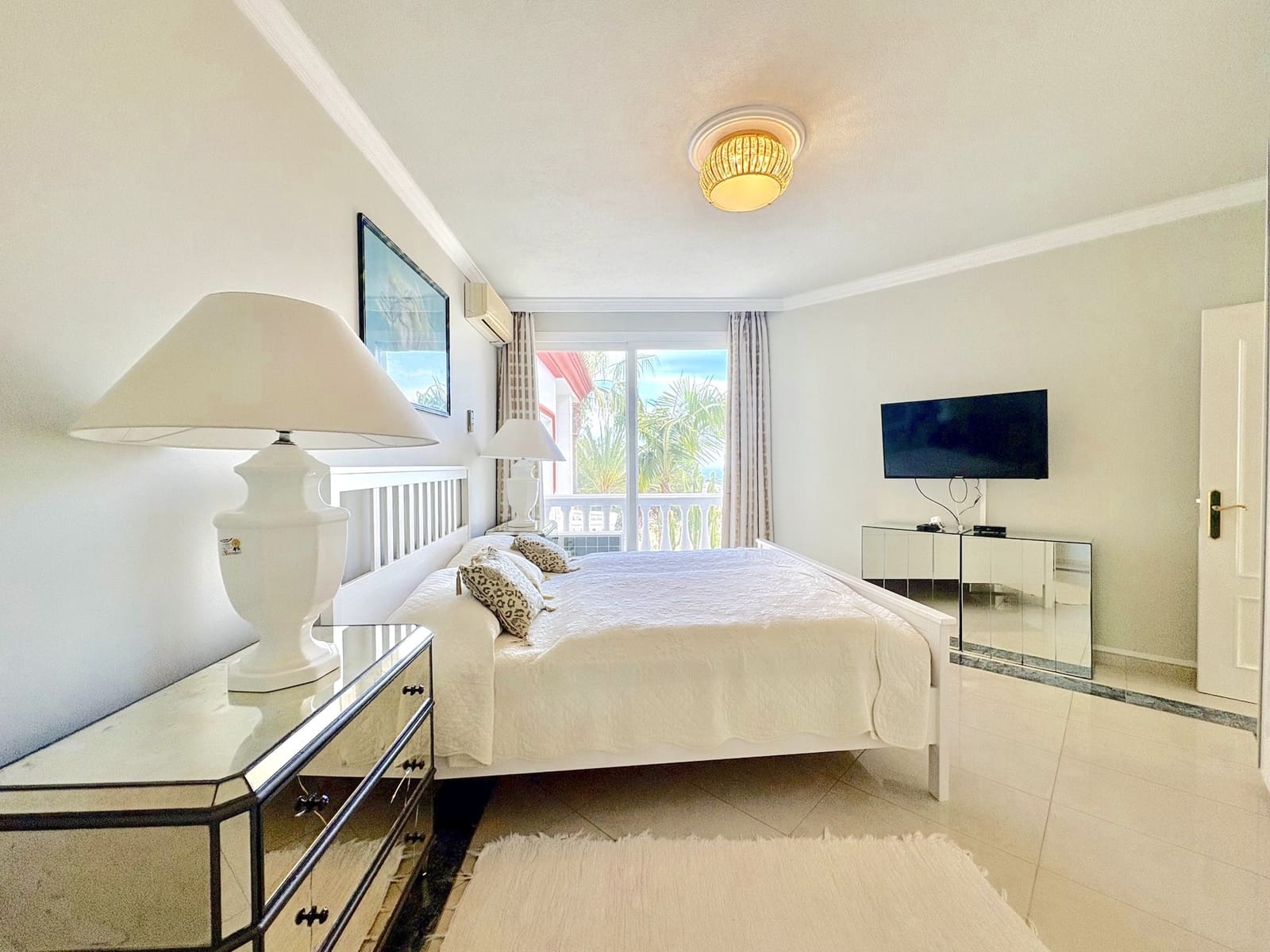 6 Zimmer Villa zu verkaufen in Marbella mit Pool Garage - 2.285.000 € (Ref: 9599422)