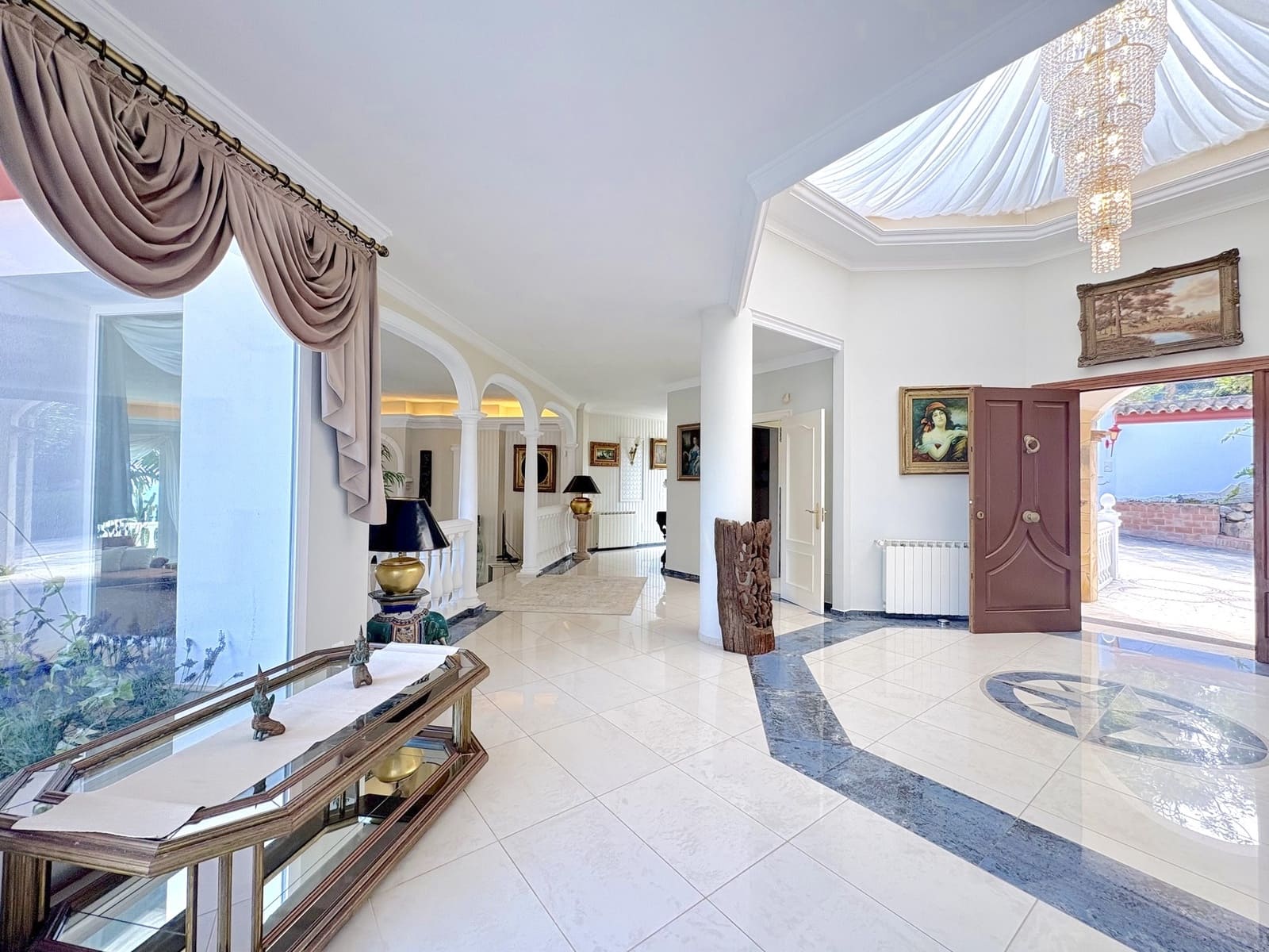 6 Zimmer Villa zu verkaufen in Marbella mit Pool Garage - 2.285.000 € (Ref: 9599422)