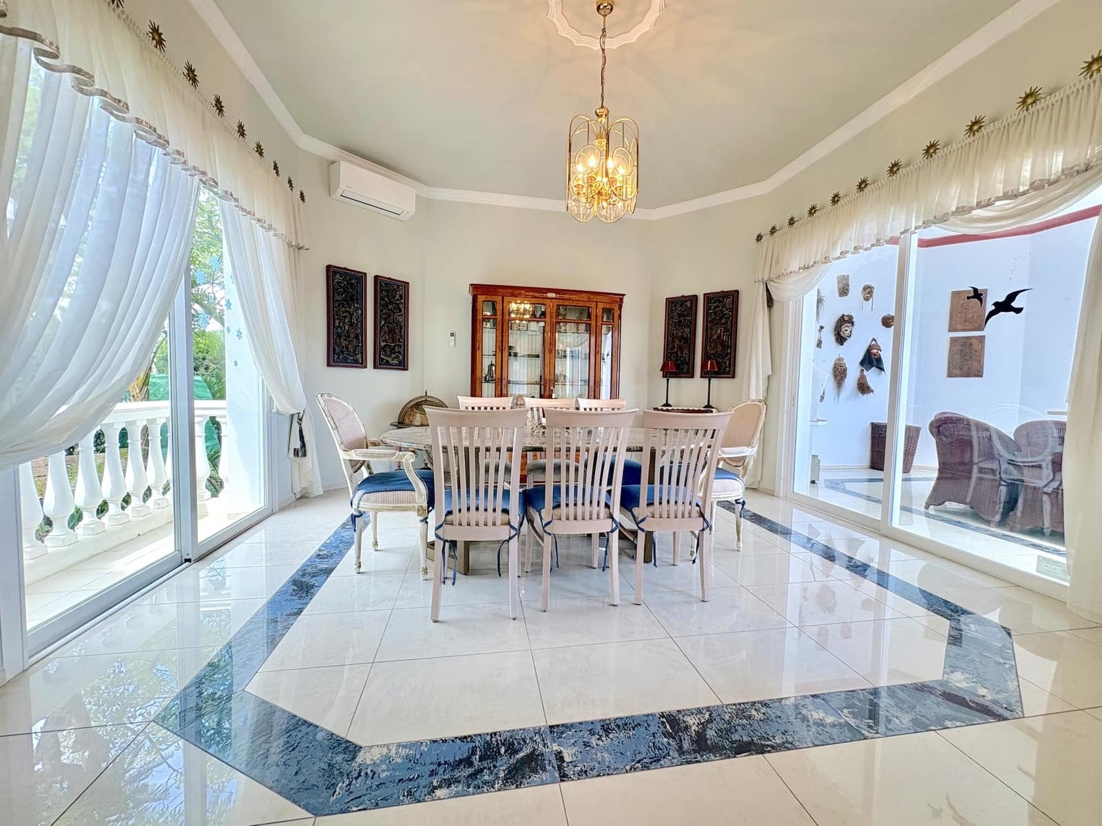 6 Zimmer Villa zu verkaufen in Marbella mit Pool Garage - 2.285.000 € (Ref: 9599422)