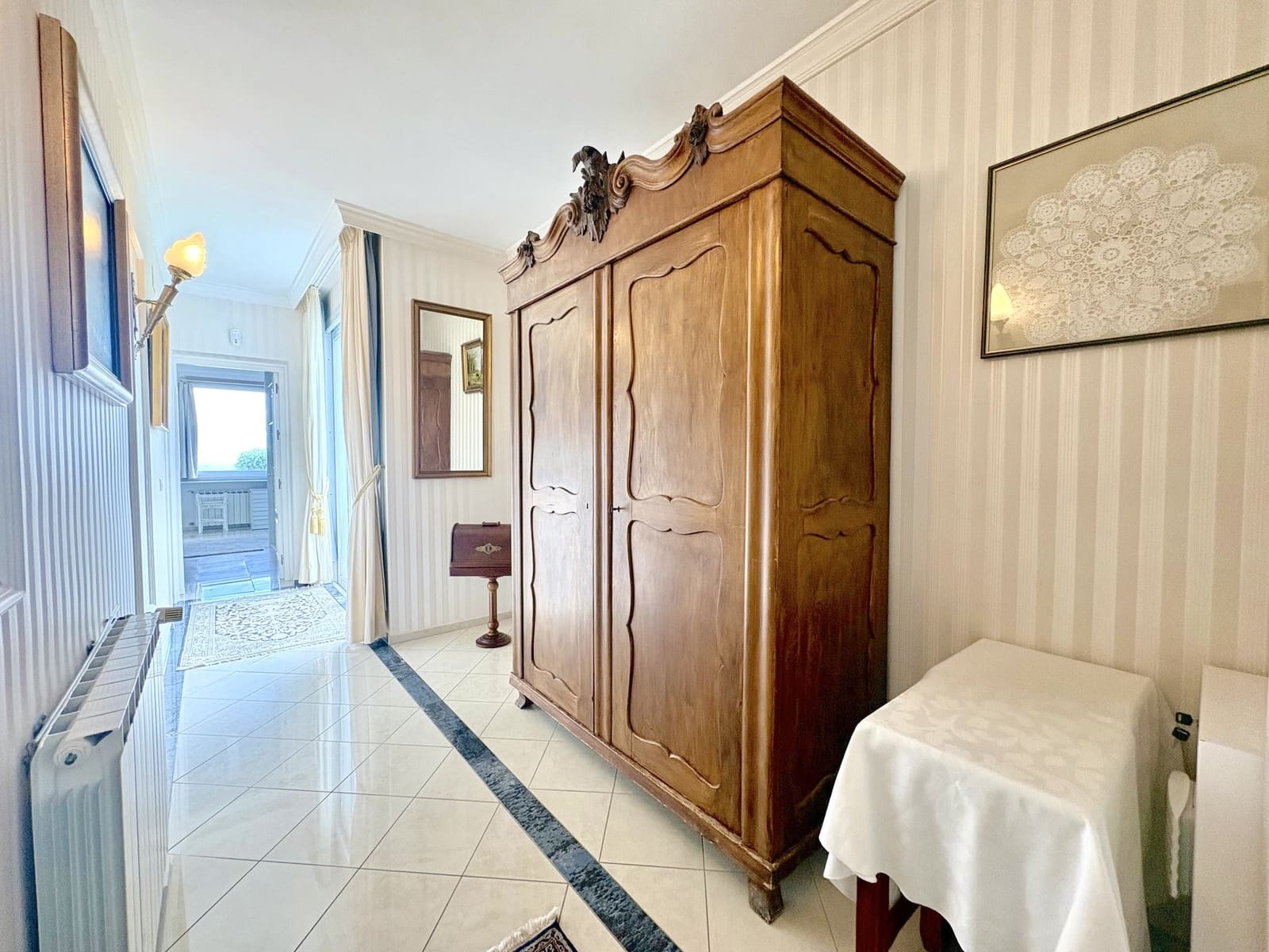 6 Zimmer Villa zu verkaufen in Marbella mit Pool Garage - 2.285.000 € (Ref: 9599422)