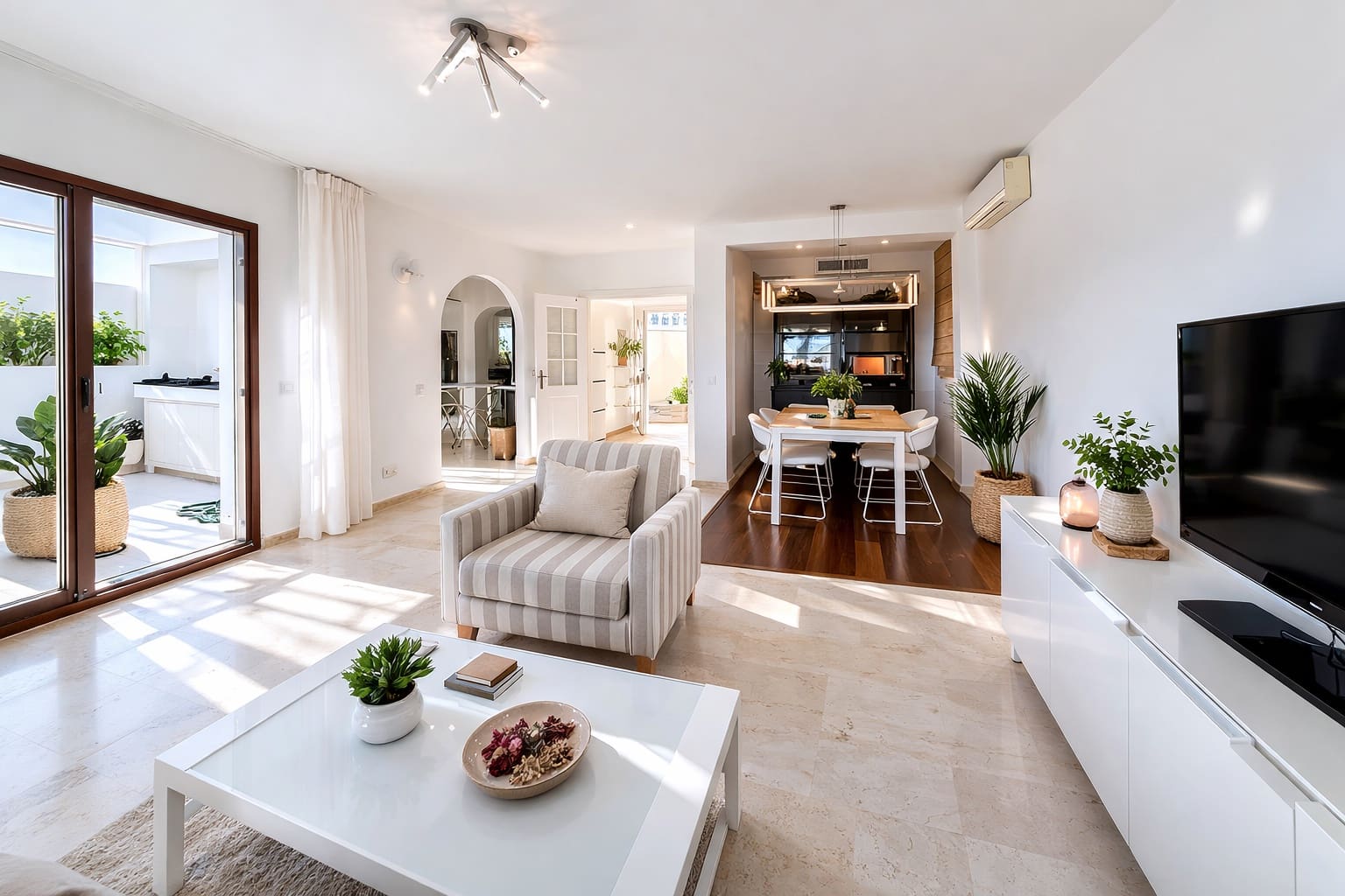 3 bedroom Villa for sale in Cerro del Aguila with pool garage - € 680,000 (Ref: 9602622)