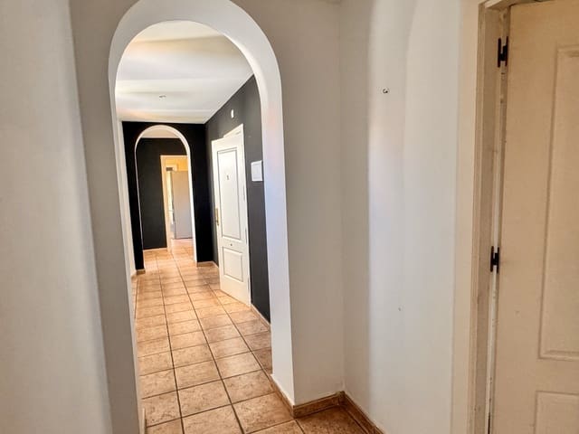 3 sovrum Takvåning till salu i La Alcaidesa med pool garage - 690 000 € (Ref: 9611350)