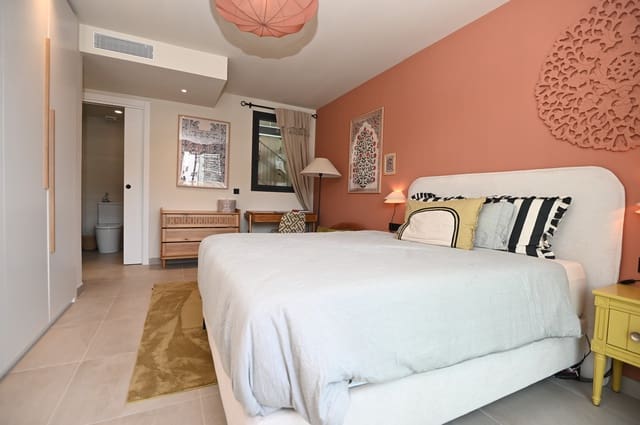 2 soveværelse Lejlighed til salg i Santa Eulalia / Santa Eularia med swimmingpool garage - € 675.000 (Ref: 9615566)