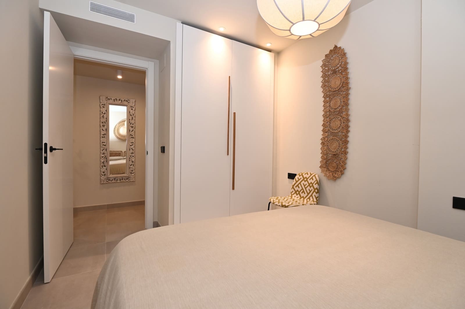 2 soveværelse Lejlighed til salg i Santa Eulalia / Santa Eularia med swimmingpool - € 649.000 (Ref: 9615566)